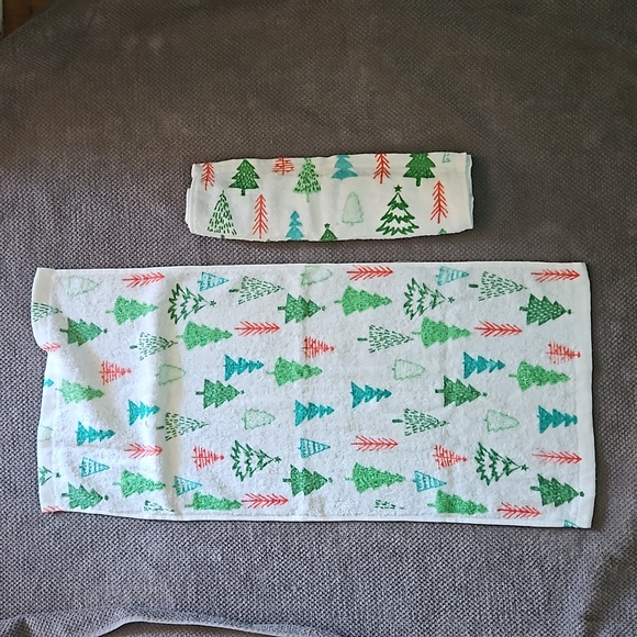 HOLIDAY KITCHEN HAND TOWELS - Picture 5 of 11